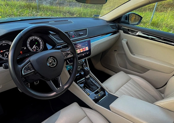 Skoda Superb cena 89900 przebieg: 220000, rok produkcji 2019 z Bytom małe 466